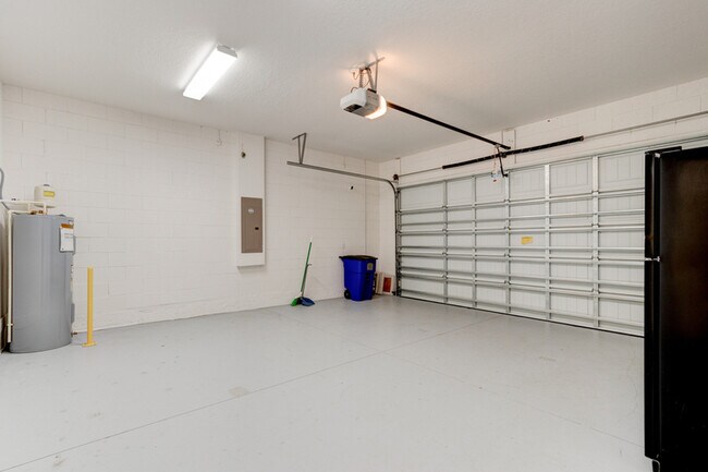 Building Photo - 5563 Estero Loop
