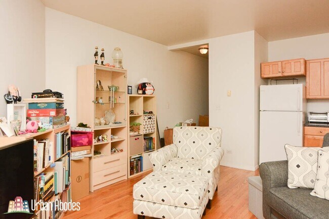 Building Photo - 3941 N Monticello Ave