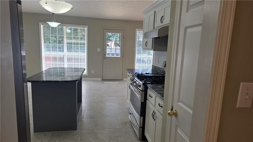 Building Photo - 2994 Hickory Run Cir NW
