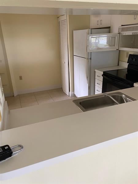 Building Photo - 12104 Glenmoor Dr