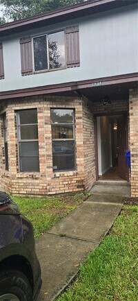 Building Photo - 1834 Foxhall Cir