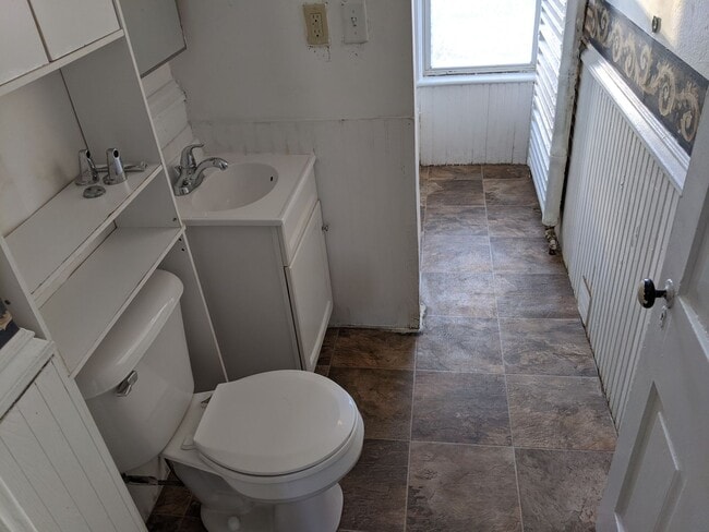 Building Photo - 5 bed 2 bath Single Family Home in Wausau