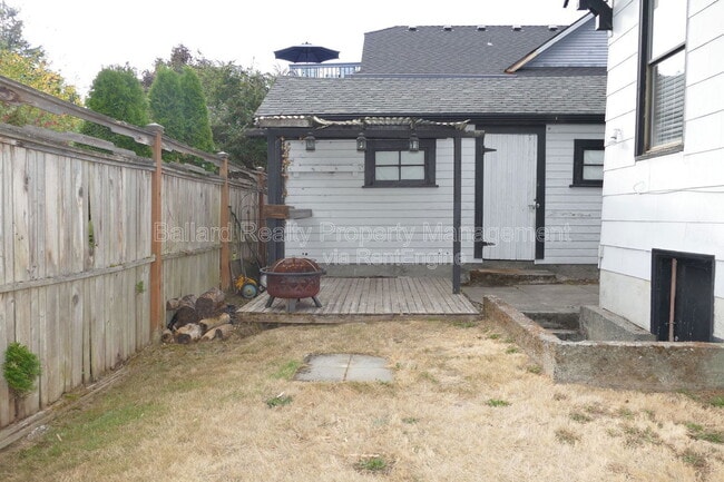 Building Photo - 1615 N 38th St