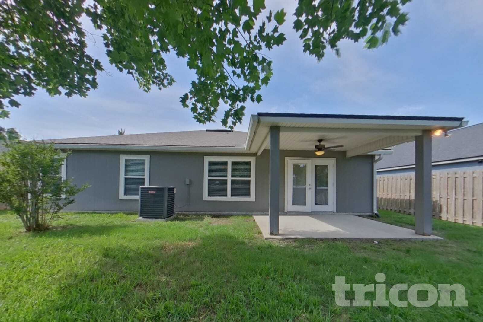 Building Photo - 15180 Bareback Dr