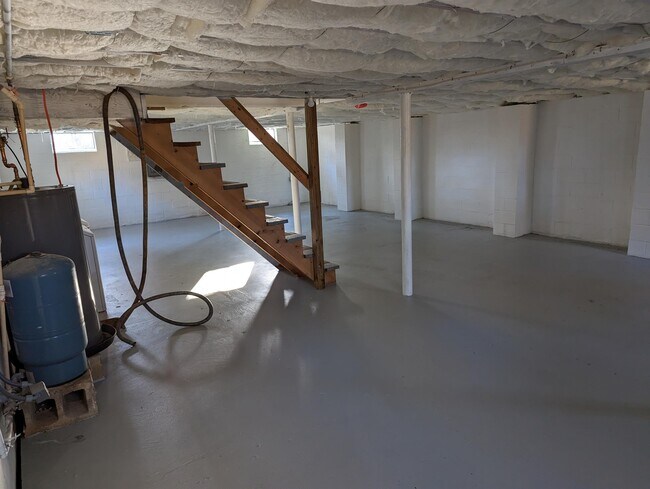 Building Photo - 1836 Perryville Rd