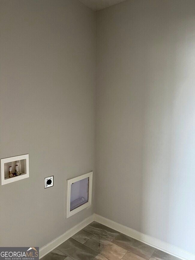 Building Photo - 4453 Mill Oak Wy