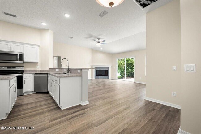 Building Photo - 2037 Piping Plover Way