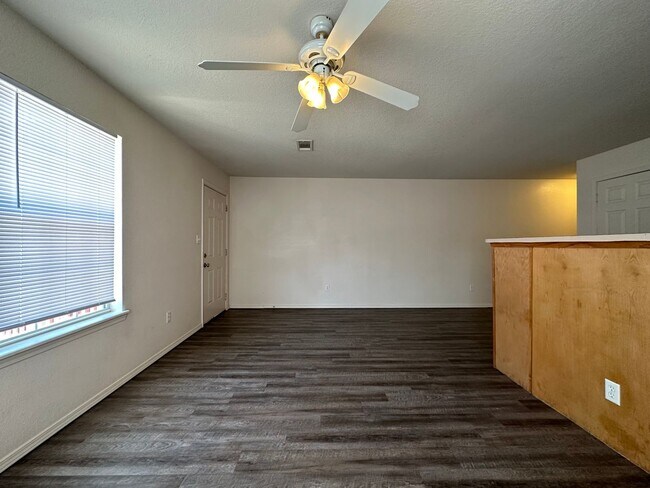 Building Photo - 1322 N 47th St