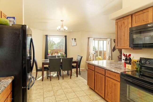 Building Photo - For Rent – 3 Bedroom Home in Silt