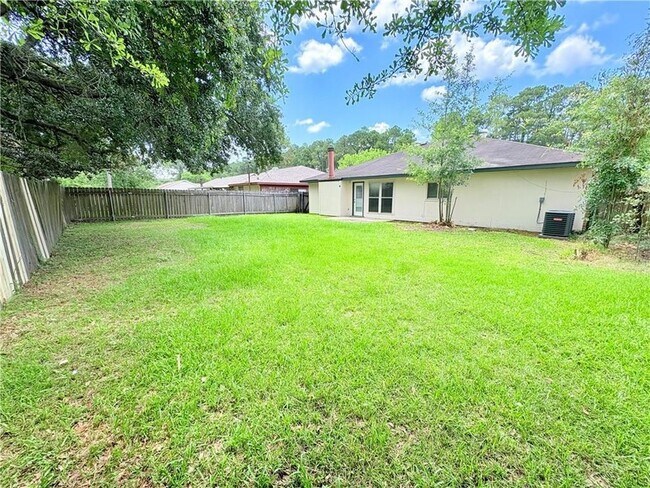 Building Photo - 318 Drury Ln