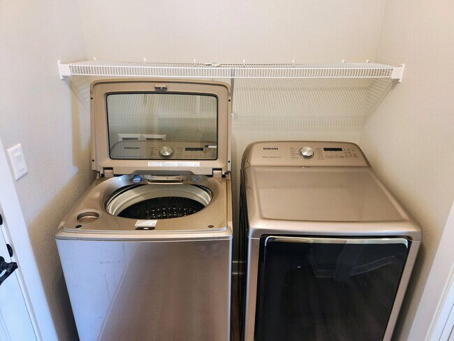 Building Photo - 1603 Red Cedar Ln