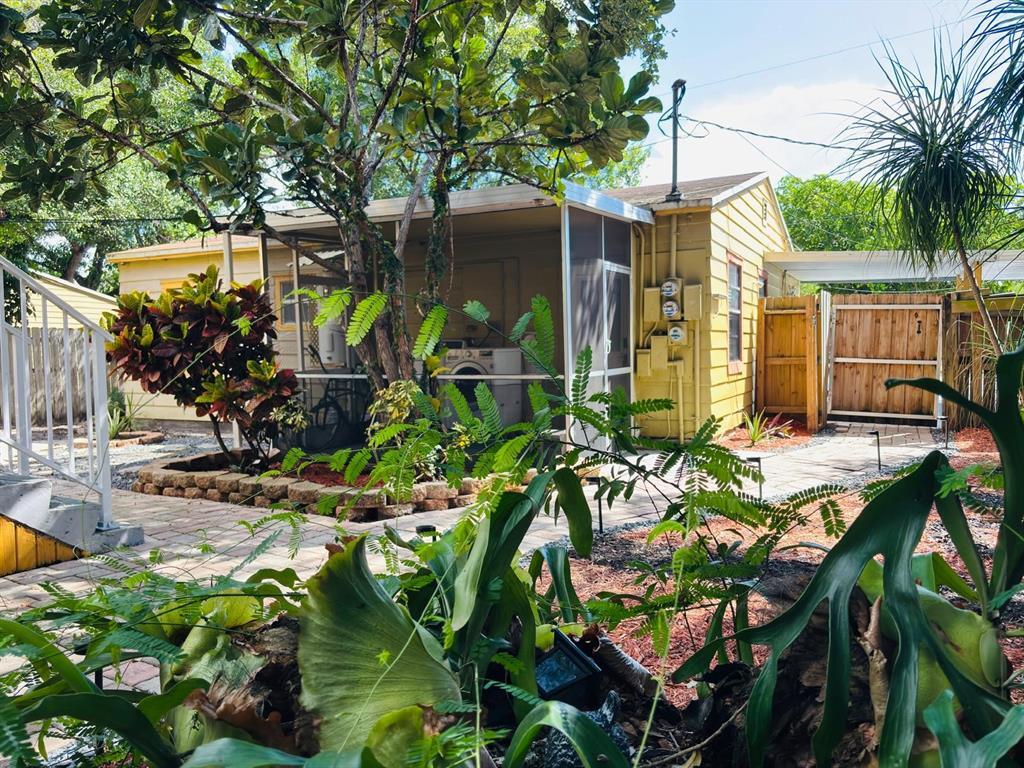 Building Photo - 1913 Riverside Dr