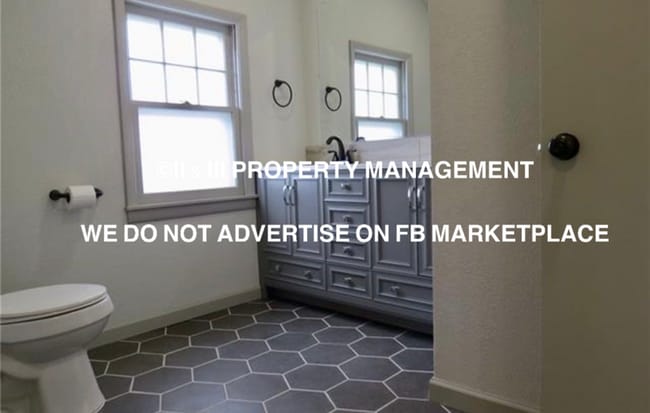 Building Photo - 2947 S 8th Terrace