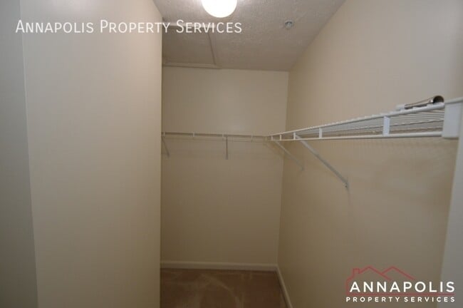 Building Photo - 30 Ironstone Ct