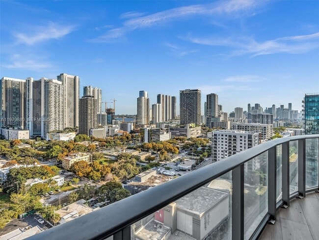 Building Photo - 121 NE 34th St