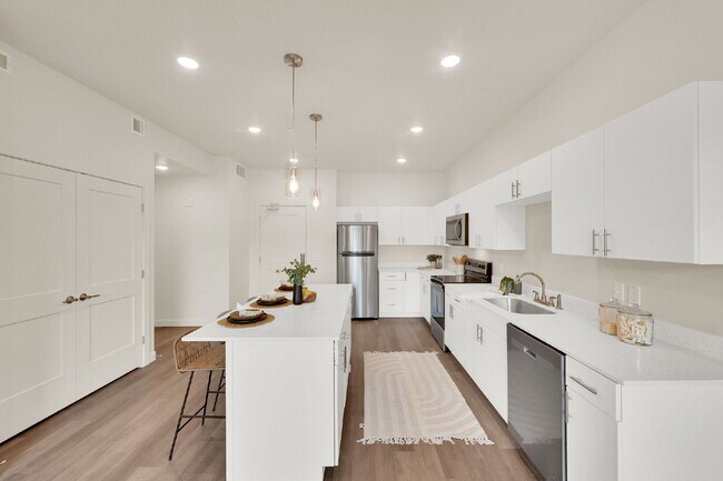 Building Photo - Welcome to Morrelli Apartments-2 MONTHS RENT FREE!