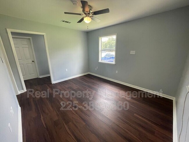 Building Photo - 38294 1494