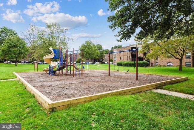 Building Photo - 21 Silverwood Cir