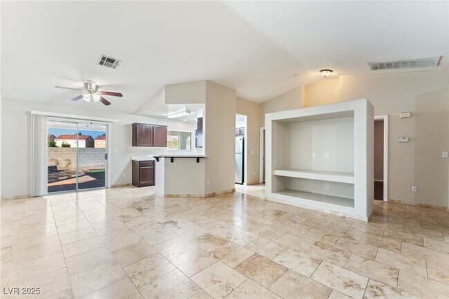 Building Photo - 857 Lantham Pl