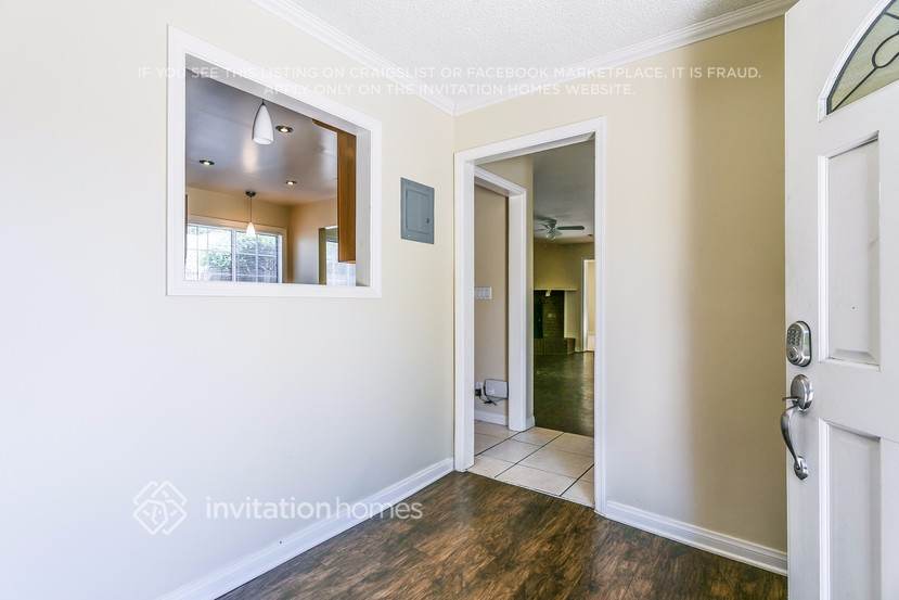 Building Photo - 7318 Zelzah Ave