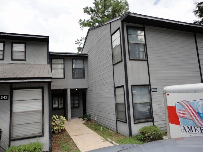 Primary Photo - Nice TownHOME PENDING APPLICATION