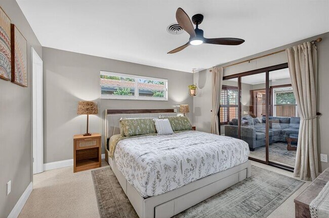 Building Photo - 2407 NE 17th Terrace