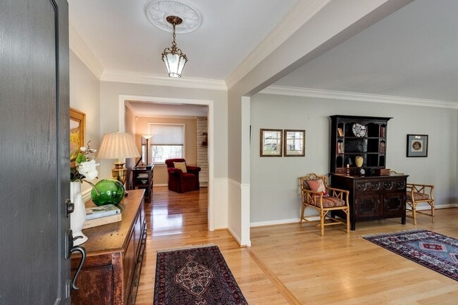 Building Photo - Shy's Hill Road Rental