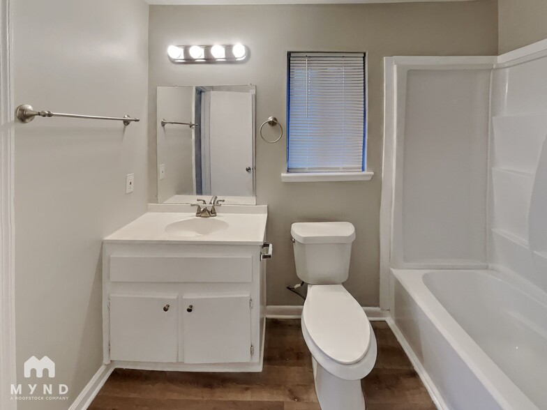 Building Photo - 5465 Deerfield Trail