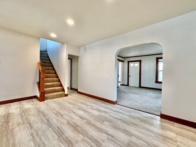 Building Photo - 1008 Giles St