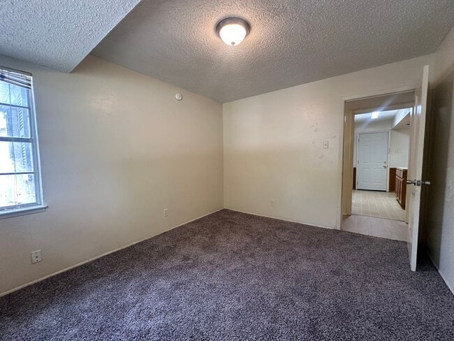 Building Photo - 4000 Acree St