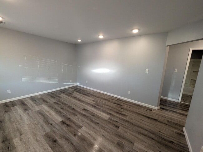 Building Photo - Dellwood Dream on Dennis