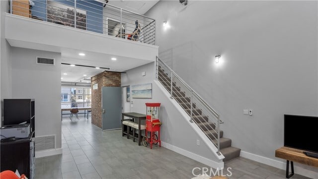 Building Photo - 728 N Santiago St
