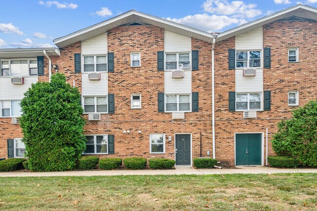 Building Photo - 400 S Dupont Hwy