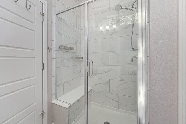 Building Photo - 3 bed/3 bath Amazing House close to Stanle...