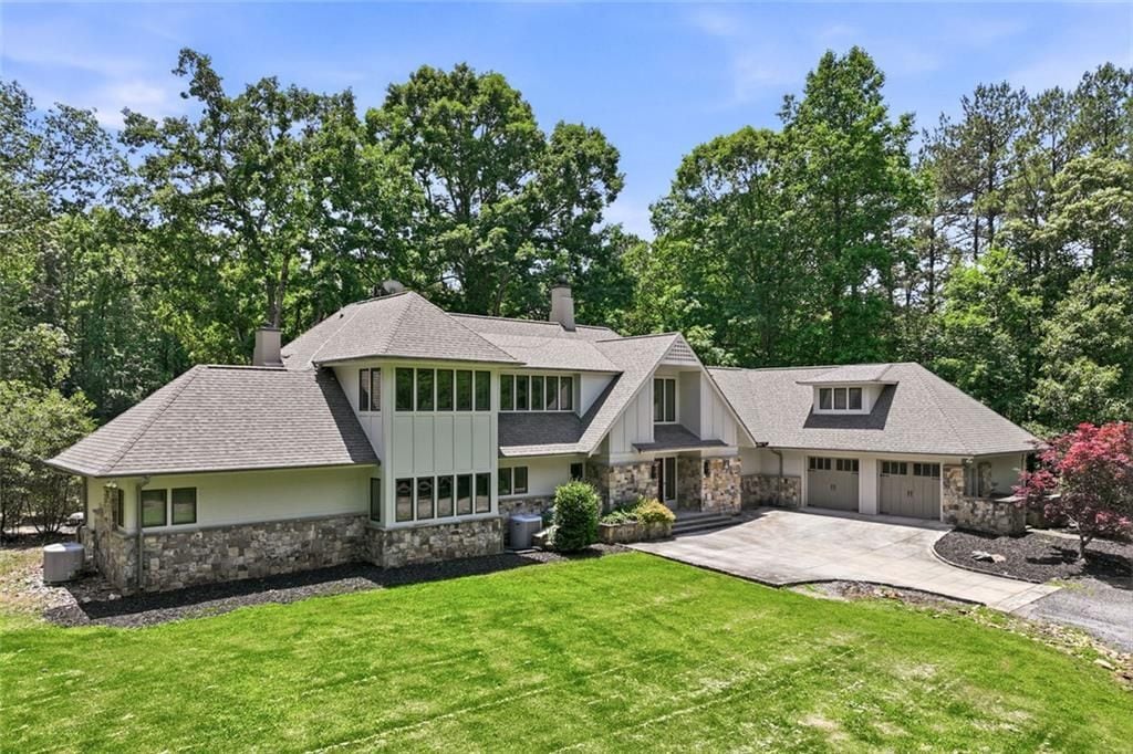 Building Photo - 3735 Smithtown Rd