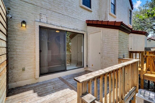 Building Photo - 5606 Bonnell Vista St
