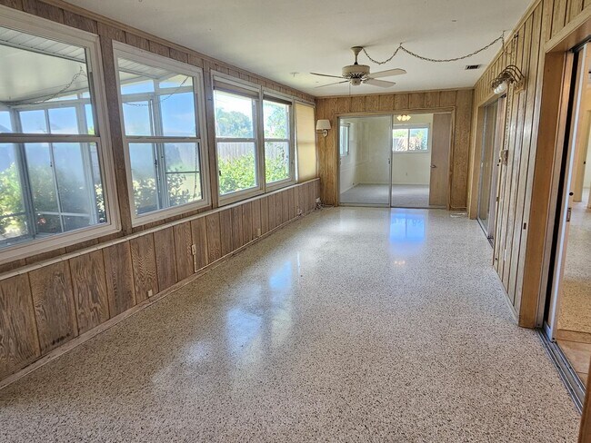 Building Photo - 264 Glen Oak Rd