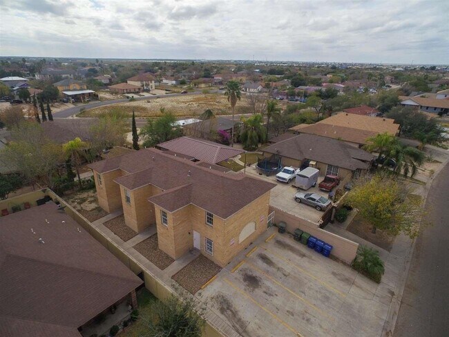 Building Photo - 311 Soria Dr