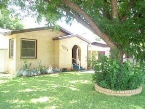 Building Photo - 1274 S San Jose Dr