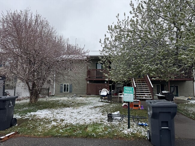 Building Photo - 210 Show PlaceUnit C