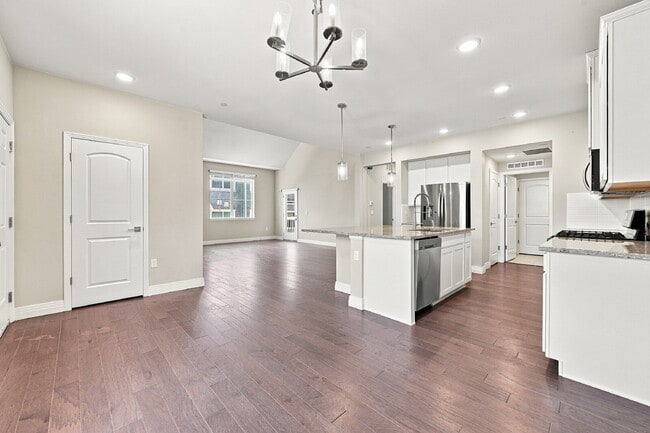 Building Photo - $2,495.95- 3 Bed, 3 Bath Condo in Aurora with In Unit Laundry!