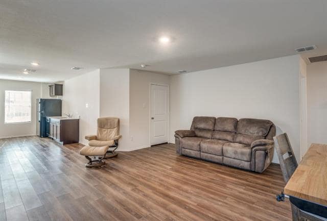 Building Photo - 718 Trestle Dr