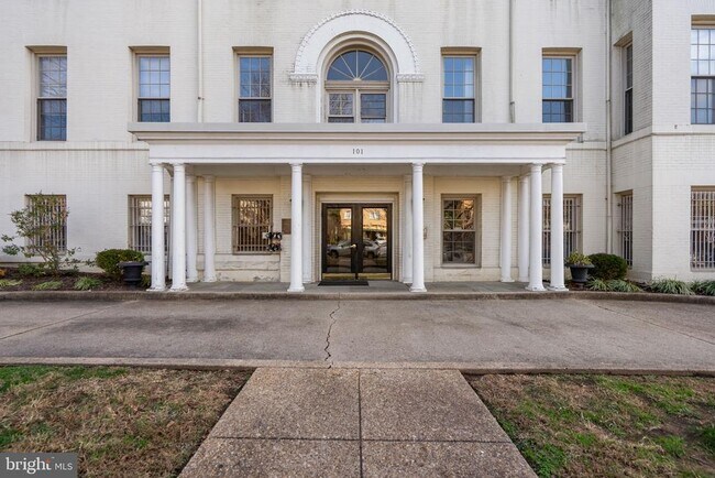 Building Photo - 101 North Carolina Ave SE