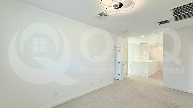 Building Photo - 1419 E Town and Country Ln
