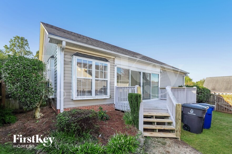 Building Photo - 5233 Old Plantation Cir