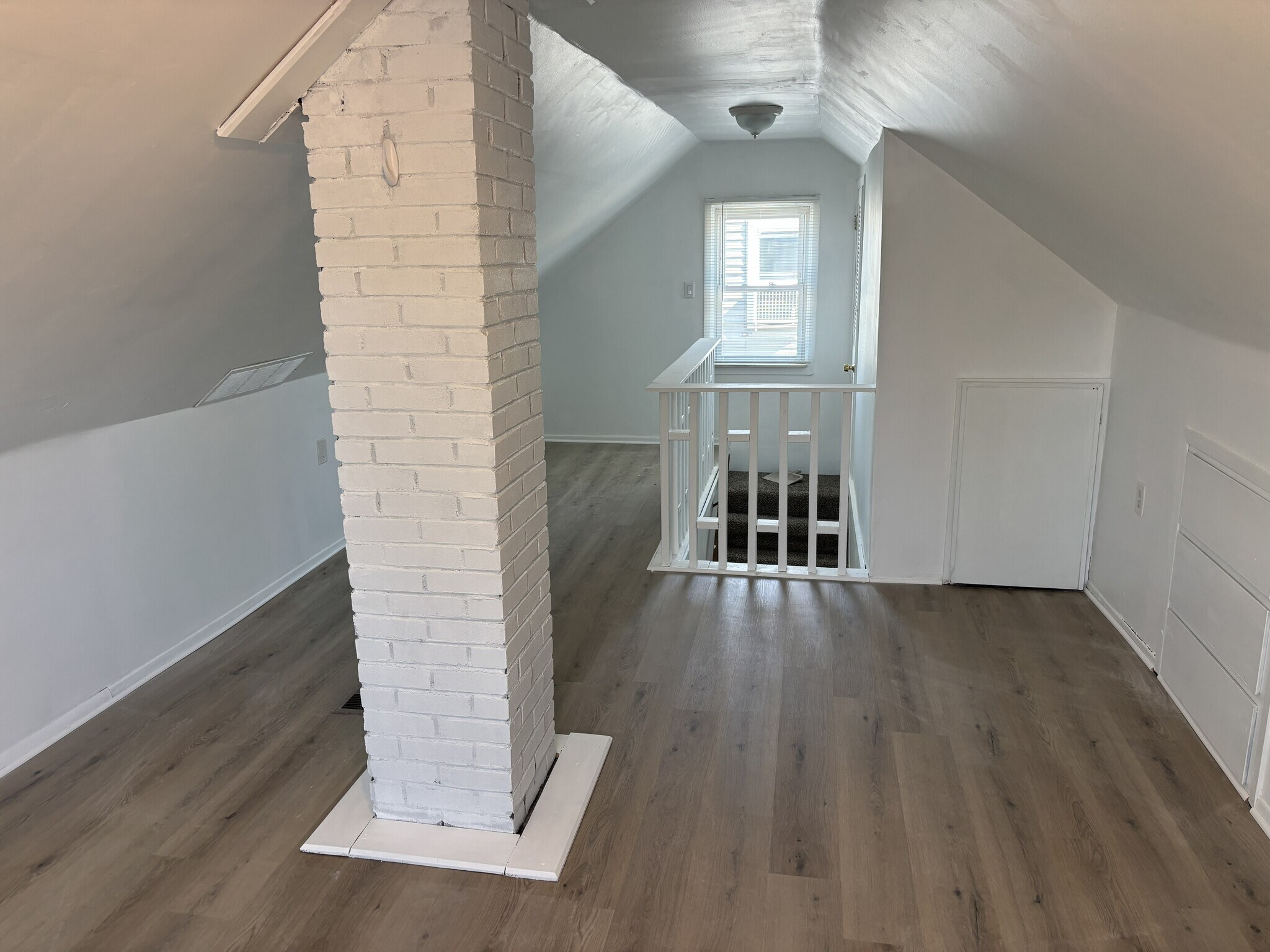 Building Photo - 19029 Victor St