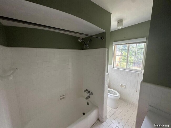 Building Photo - 487 N Eton St