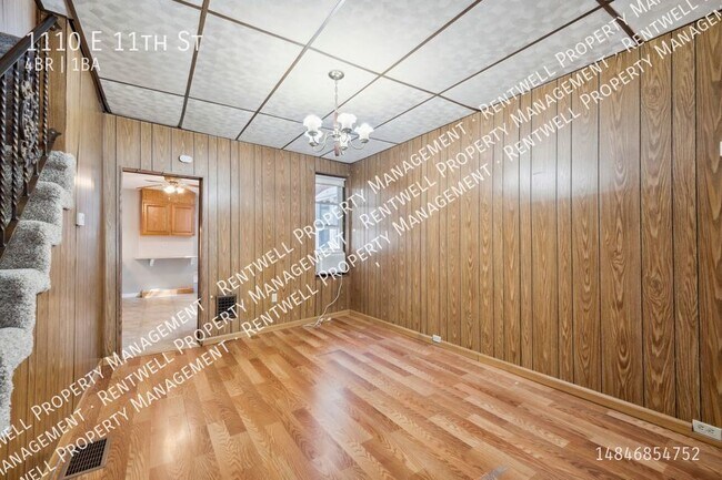 Building Photo - Available Now! 4 Bedroom Townhome in Eddys...