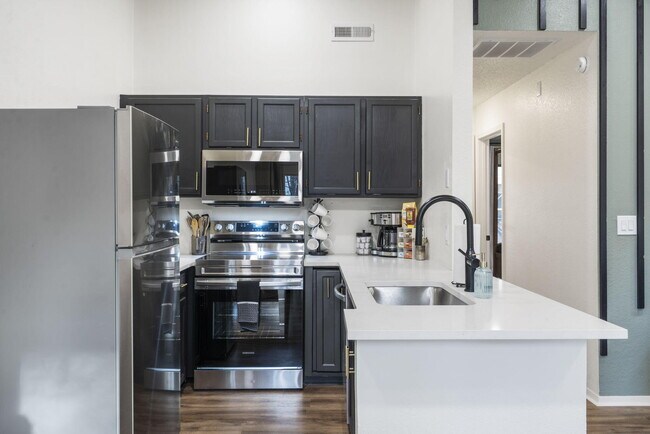 Building Photo - 225 Ozark Mountain Resort Dr