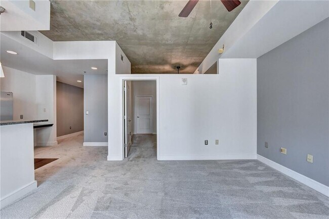 Building Photo - 44 Peachtree Pl NE